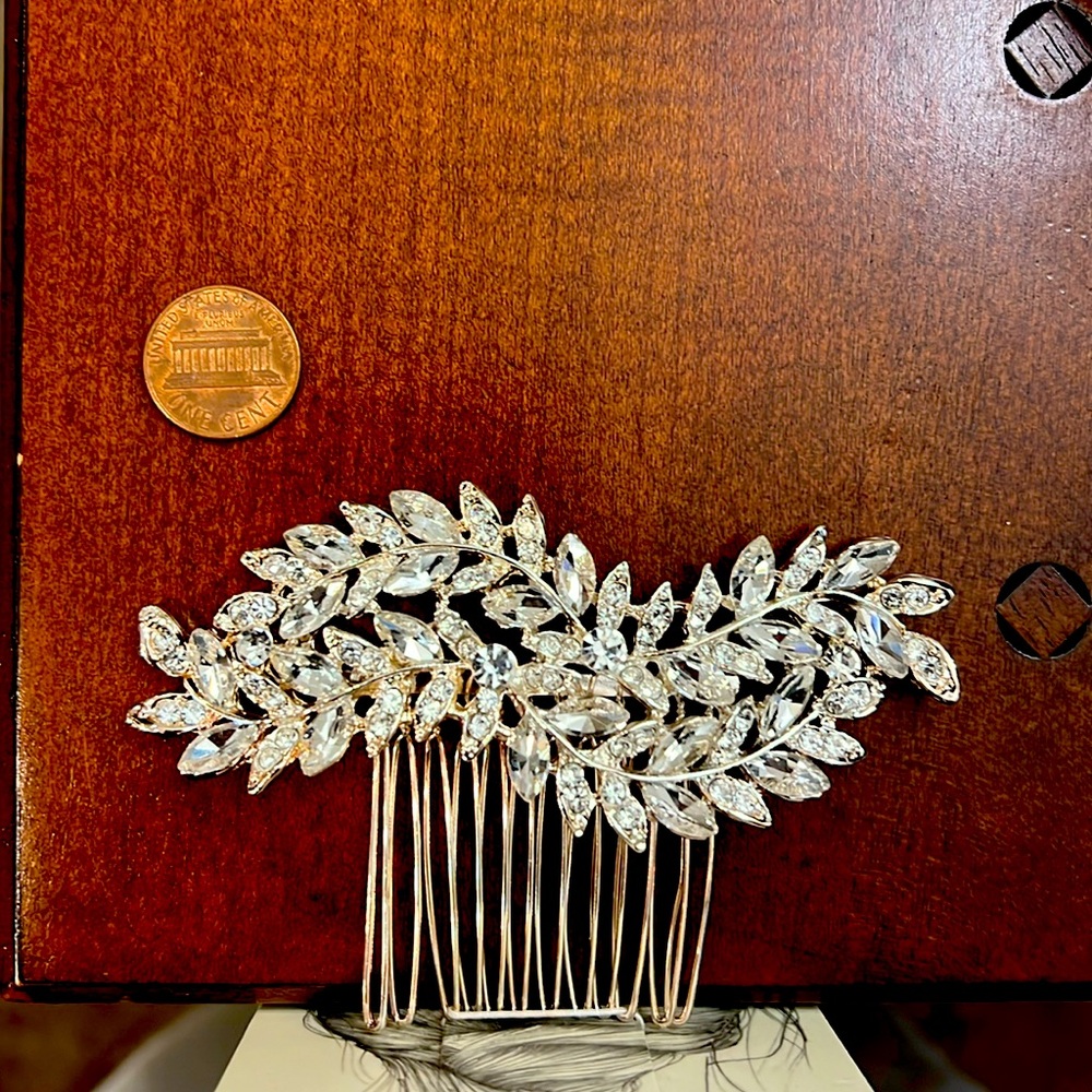 NWT bridal hairpiece